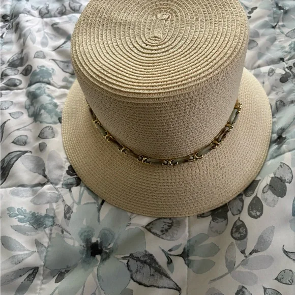 Elegant Cream Women\'s Hat VERSAILLES - Cream - Gold Coast Couture main image 2